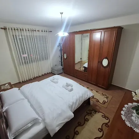Center Apartment *