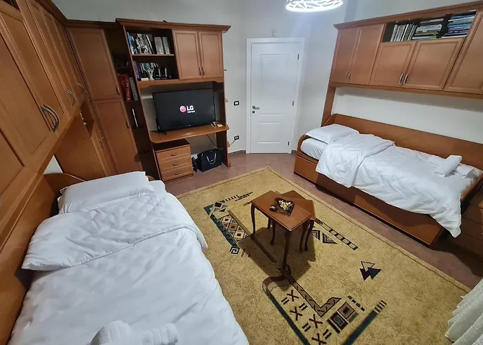 Center Διαμέρισμα Τίρανα