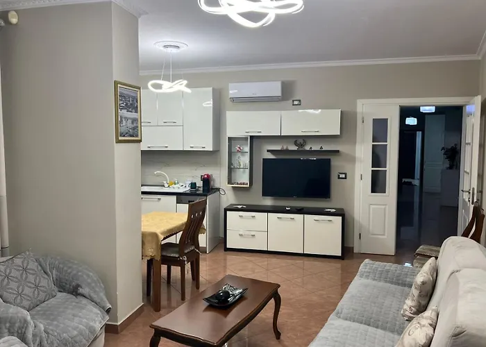 Center * Тирана